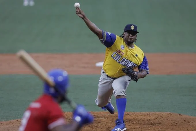 Dominicano L&oacute;pez silencia al Licey, Colombia nos da una zurra