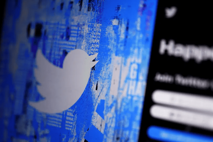 Twitter empieza a eliminar las marcas de verificación azul de los usuarios que no han pagado