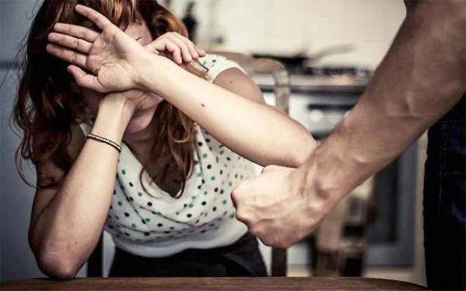 Cómo ayudar a víctimas de violencia intrafamiliar