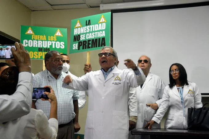 SNS traslada al administrador del hospital Robert Reid