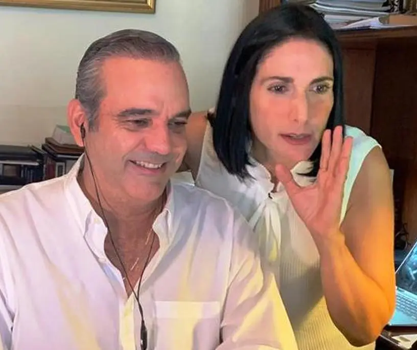 Primera dama felicita al presidente Abinader con emotivo mensaje por el Día del Padre