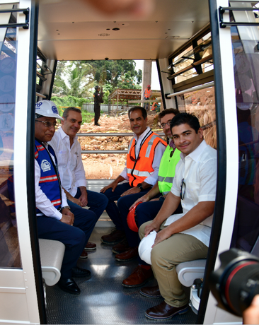 Abinader evalúa los trabajos del teleférico de Los Alcarrizos