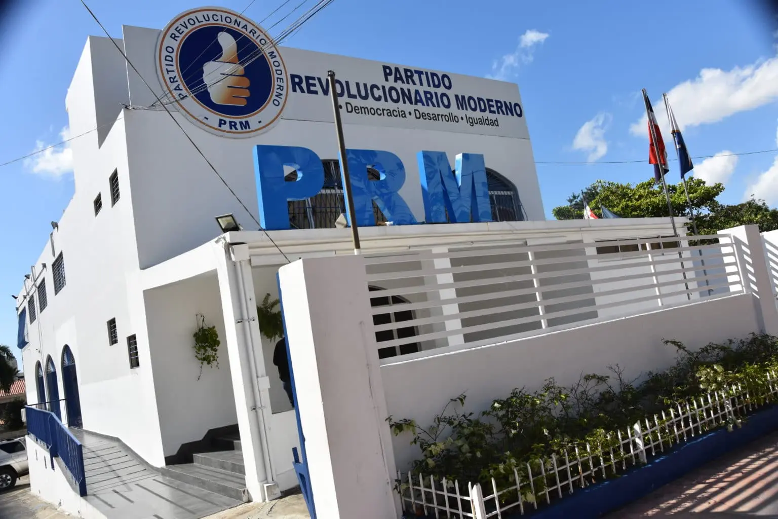 Partido Revolucionario Moderno establece el acto de fijación entre la audiencia y comparecencia