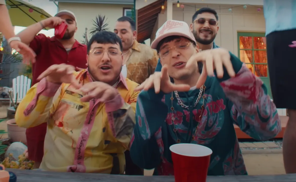 Peso Pluma lanza nueva canci&oacute;n 'Tulum' junto a Grupo Frontera