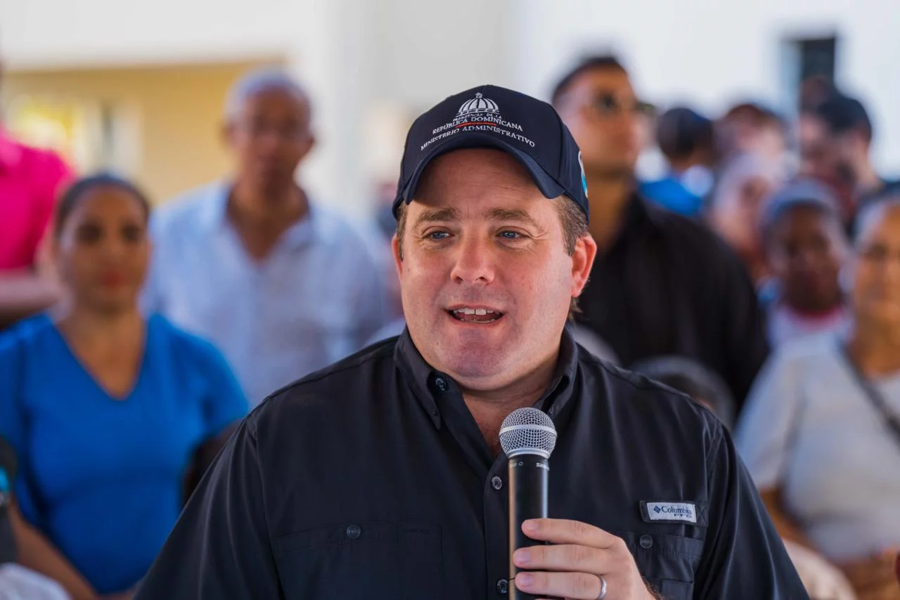 Ministro Paliza lleva aportes a las provincias San Jos&eacute; de Ocoa y Azua