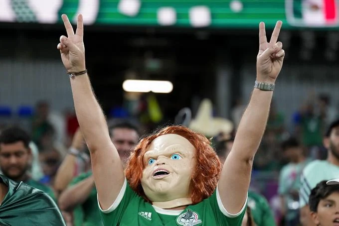 FIFA abre expediente disciplinario a M&eacute;xico por c&aacute;nticos "discriminatorios" de aficionados