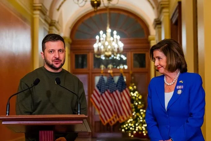 Nancy Pelosi compara la visita de Zelenski a EEUU con la de Winston Churchill en la Segunda Guerra Mundial