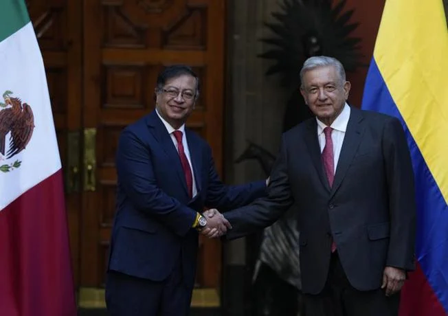 Petro y López Obrador buscan aliados en renovar eje de droga