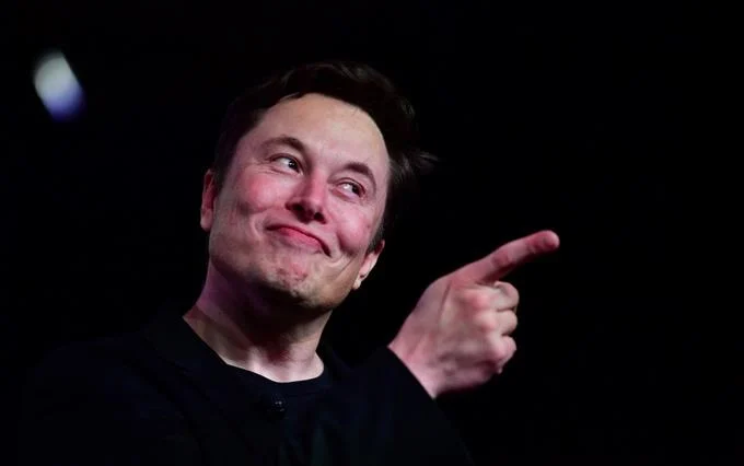 Elon Musk admite que vendi&oacute; parte de Tesla para "salvar" a Twitter