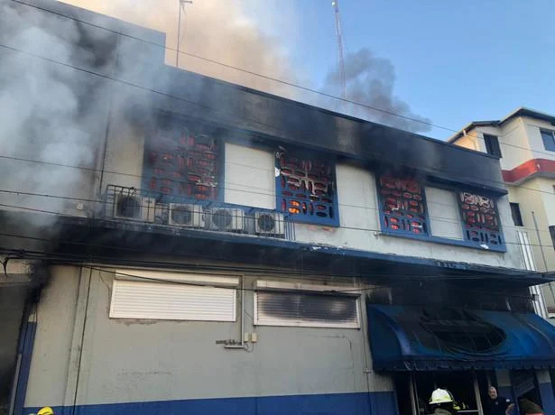 Se incendia almac&eacute;n "El Tibur&oacute;n" en San Carlos; no se reportan heridos ni fallecidos