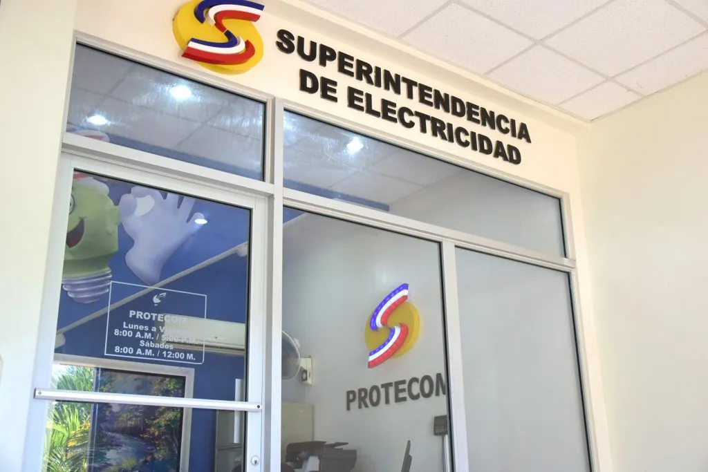 Protecom recibe 9,207 reclamos por alza tarifa