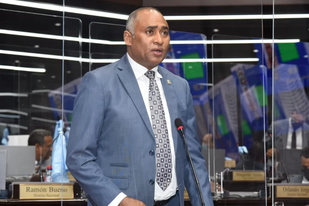 Declaraciones de Julito Fulcar sobre la situaci&oacute;n de Roberto Fulcar y su estad&iacute;a en EE.UU