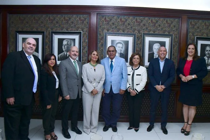 Gobierno reduce partidas de fondos al Dermatol&oacute;gico