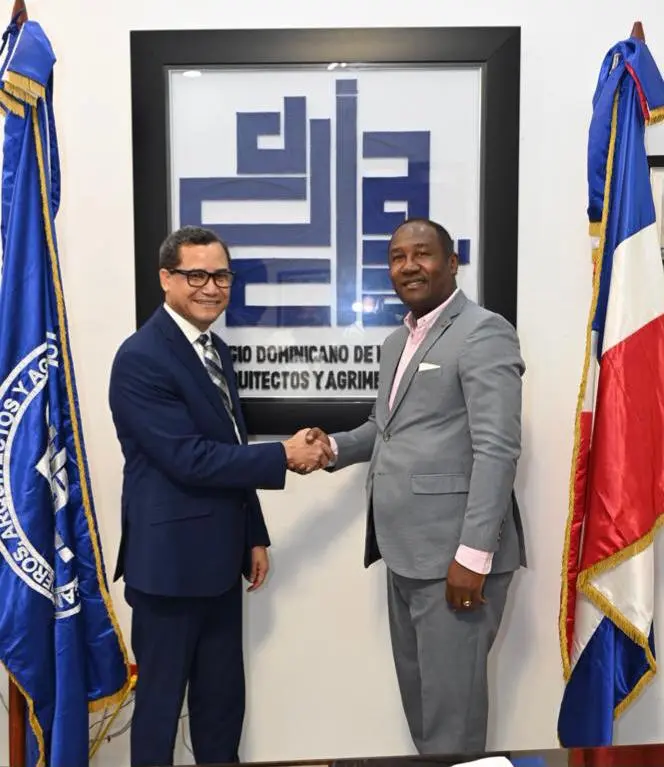Presidente del CODIA recibe visita de Eddy Olivares