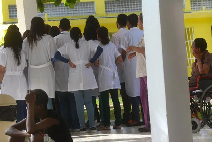 Ministro de Salud admite se necesitan psiquiatras