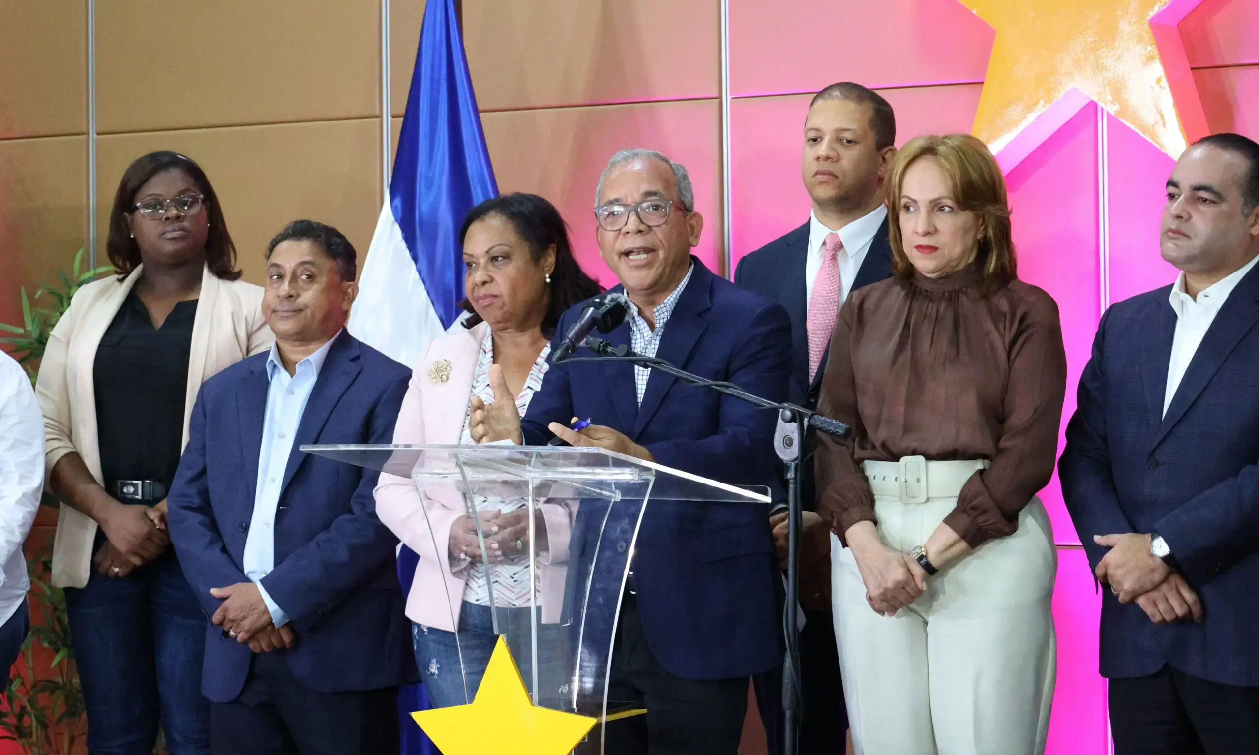 PLD cierra ciclo de inscripci&oacute;n de precandidatos