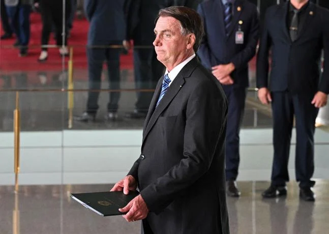 Bolsonaro rompe silencio y ordena iniciar transici&oacute;n