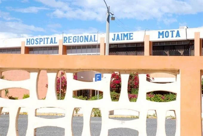 Miembros DNCD hieren suboficial Ejército en una playa de Barahona