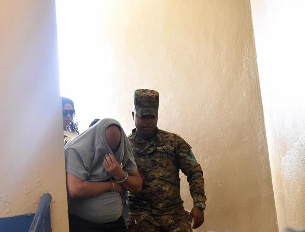 Aplazan solicitud de coerci&oacute;n a padre de mujer asesinada junto a esposo en Villa Altagracia