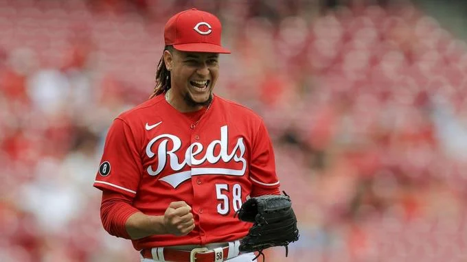 Los Marineros adquieren al estelar dominicano Luis Castillo