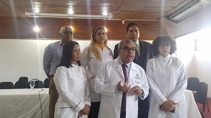 Colegio M&eacute;dico convoca a una marcha contra los abusos de las ARS
