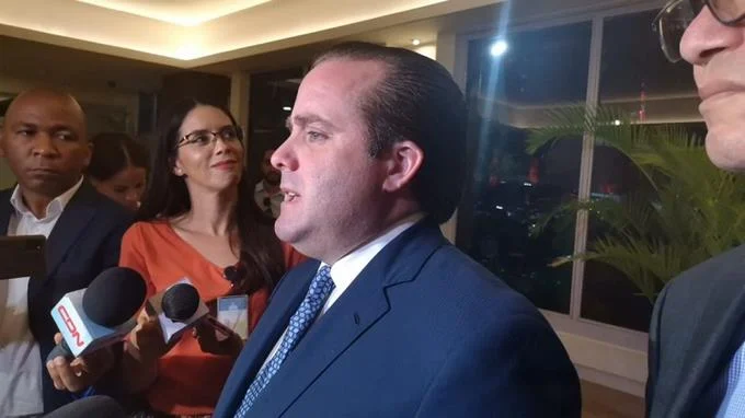 Paliza dice JCE debe "cumplir su rol" y hacer que todos los partidos se someta a plazos legales; PRM a expectativas de reuni&oacute;n con pleno