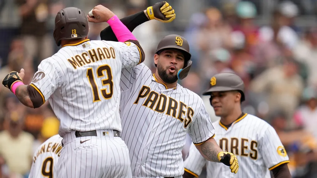 Los Padres vuelven al triunfo gracias al aporte de los dominicanos Soto, Machado y S&aacute;nchez