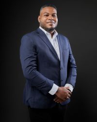 Arquitecto Fredny Díaz solicita a Kelvin Cruz a través de carta abierta techado del Almirante