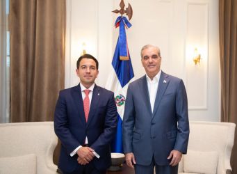 Presidente Ejecutivo de Scotiabank República Dominicana y mandatario Abinader dialogan sobre rol estratégico de RD