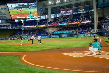 Turismo y Arajet promueven República Dominicana en juego de los Miami Marlins contra los Mets*