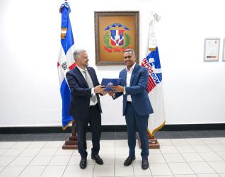 INPOSDOM y Mia Cargo Group ponen fin a litis judicial mediante firma de un acuerdo