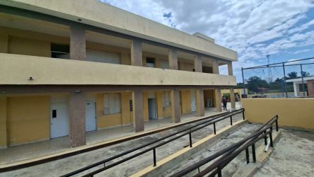 Infraestructura Escolar da toques finales a construcción de nuevo Liceo en Guayajayuco, Elías Piña para incorporarlo al nuevo año escolar