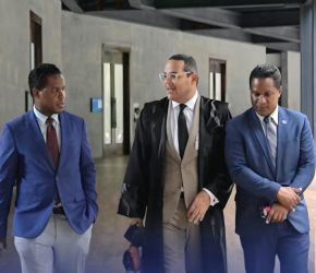 Inician en tribunal acción contra la prohibición de acceso a playa
