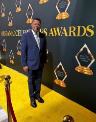 Dany Alcántara recibe en Miami el  premio nuevo líder de los medios de comunicación de República Dominicana 