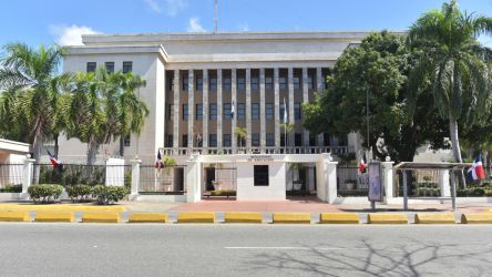 Ministerio de Educación suspende docencia en Puerto Plata y Espaillat por alerta roja
