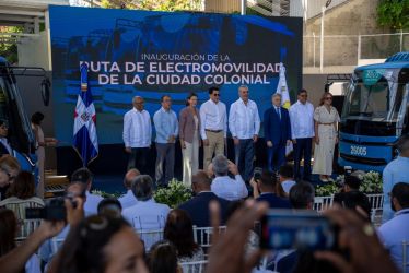 Presidente Abinader y ministro Collado inauguran la Ruta de Electromovilidad en Ciudad Colonial