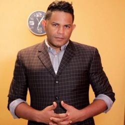 Castro Popsitivo anuncia gira por República Dominicana y celebra más de dos décadas de trayectoria musical 