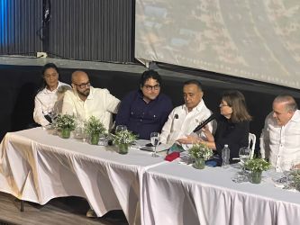 Alcalde Junior Peralta presenta propuesta de circunvalación ecológica en nagua, vice presidenta de la república aceptó trabajar en el proyecto.
