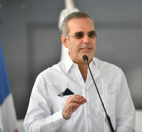 Abinader participa en la graduaci&oacute;n del Servicio Militar Voluntario