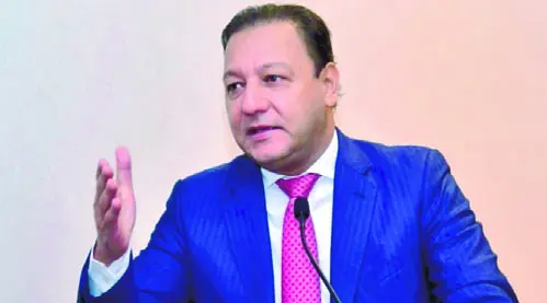 Abel anuncia a sus equipos de campa&ntilde;a