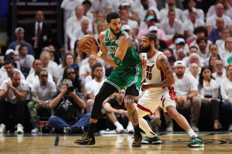Los Celtics triunfan en Miami y buscar&aacute;n el milagro en el s&eacute;ptimo partido