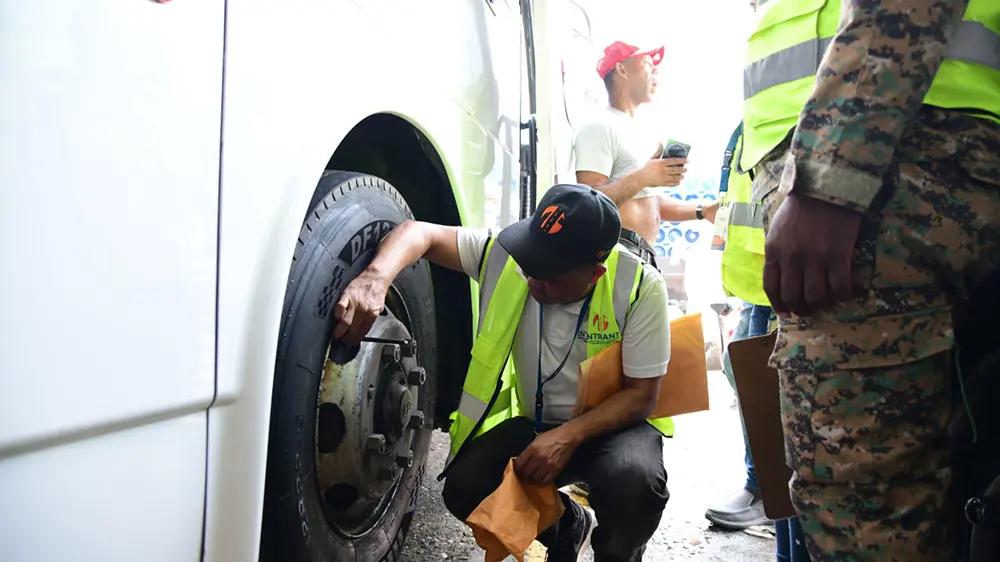 Intrant lanza el operativo para inspeccionar m&aacute;s de 7,000 veh&iacute;culos de transporte p&uacute;blico para reforzar seguridad vial 