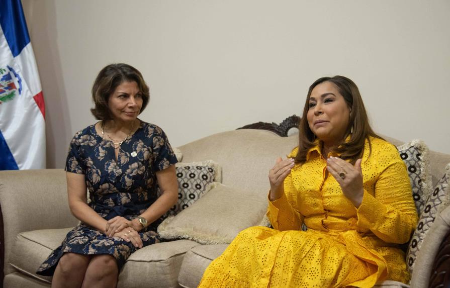Las mujeres se enfrentan a retos normativos y sociales en la pol&iacute;tica