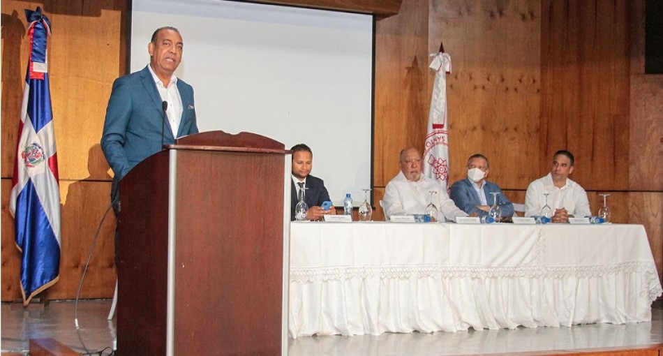 Obras Públicas invierte RD$15 mil millones en asfaltar provincias