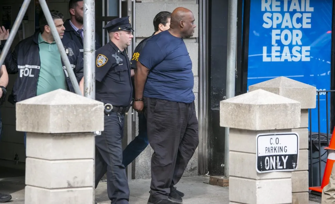 Prisi&oacute;n sin fianza para el sospechoso del tiroteo en el metro de Nueva York