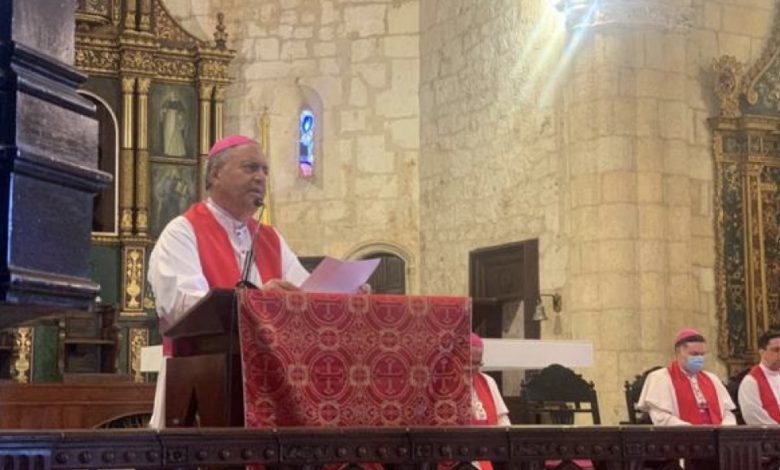 Monse&ntilde;or Benito &Aacute;ngeles: &ldquo;Nuestro pa&iacute;s vive momentos amargos&rdquo;.