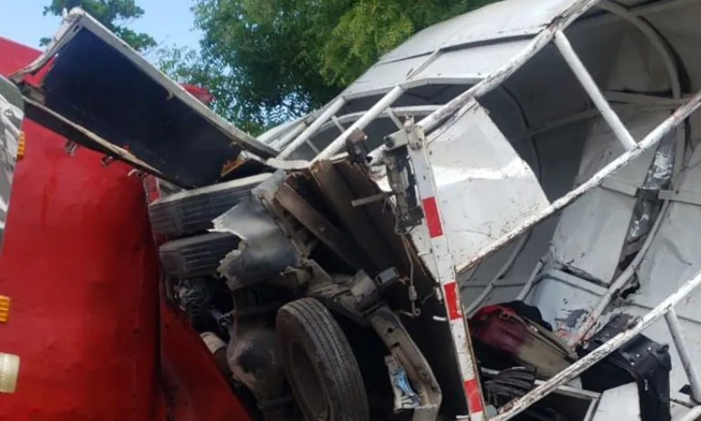 Accidente en la autov&iacute;a del Este deja al menos 16 personas heridas