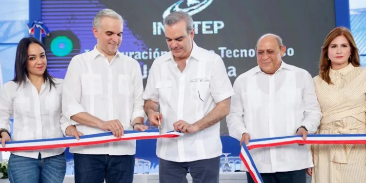Presidente Abinader inaugura Centro Tecnol&oacute;gico del INFOTEP en el sector Mejoramiento Social