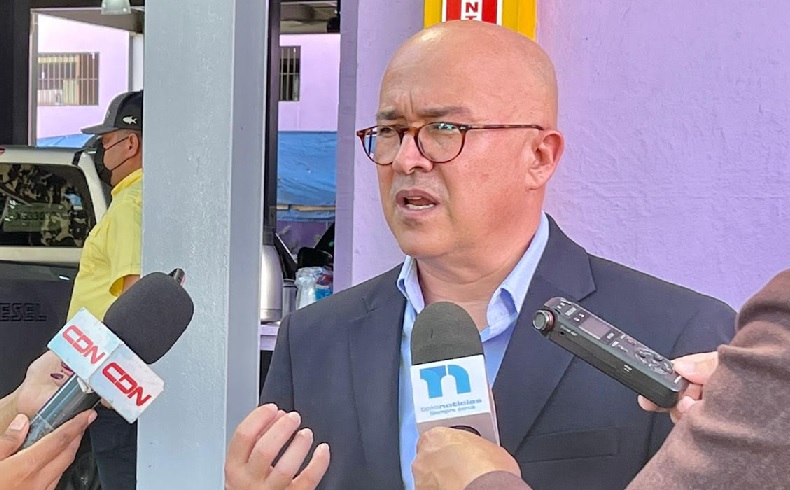 Opina no est&aacute; bien dejar fuera a Procuradur&iacute;a en el tema de la PN