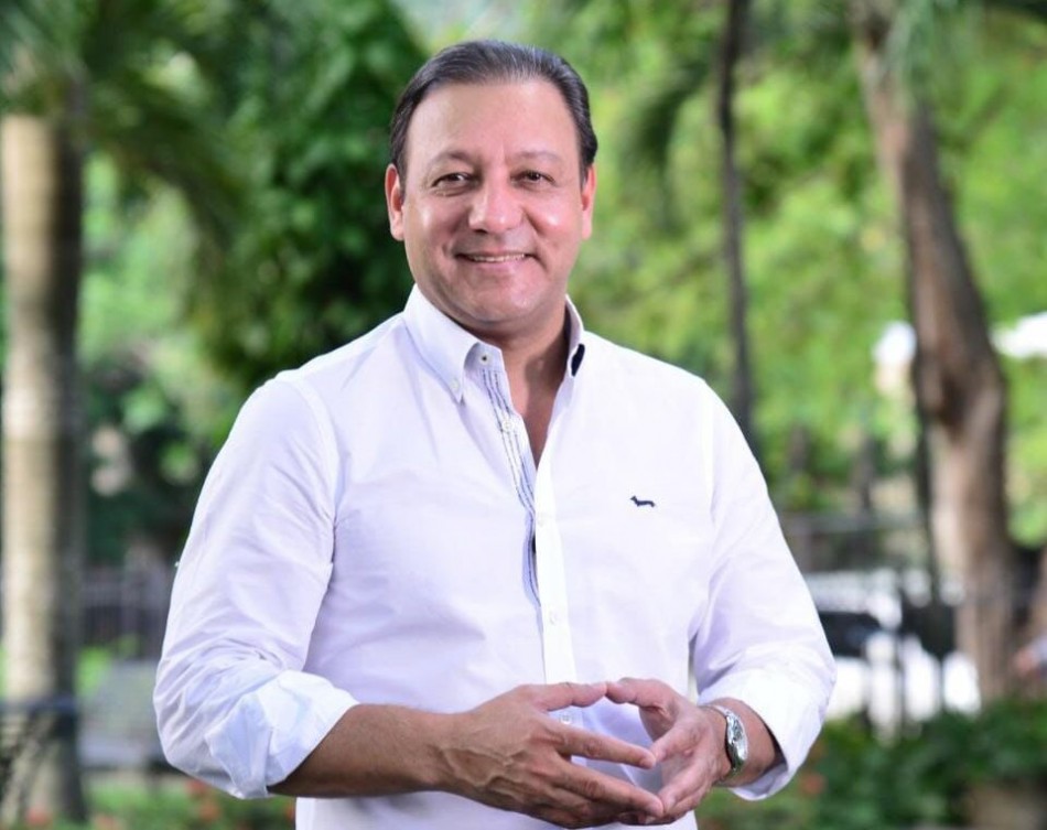 Abel Martínez llama al Gobierno central a intervenir de urgencia ante crisis de agua que afecta a Santiago